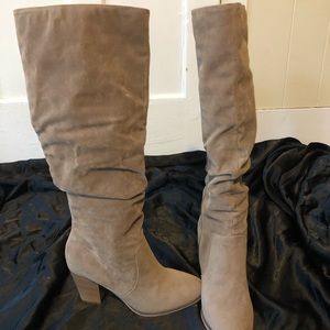Knee high brown suede like boots size 8 brand new